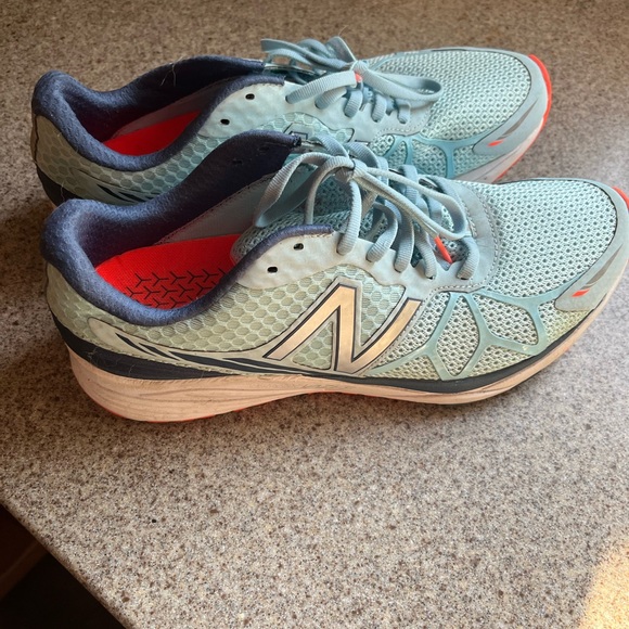 New Balance - Picture 4 of 4